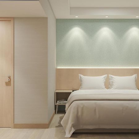 Eightin Hotel Sudirman Джакарта Екстер'єр фото