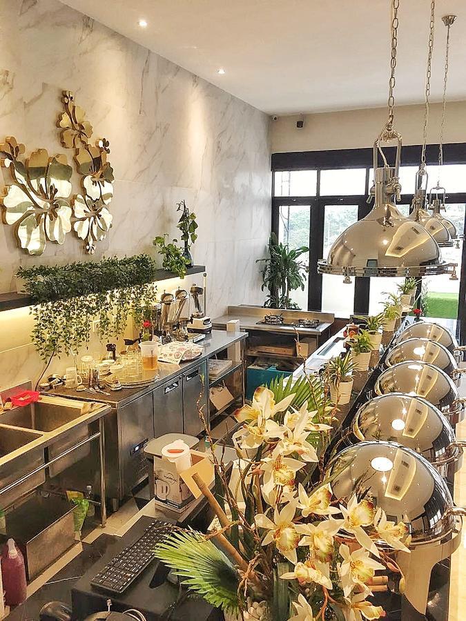 Eightin Hotel Sudirman Джакарта Екстер'єр фото